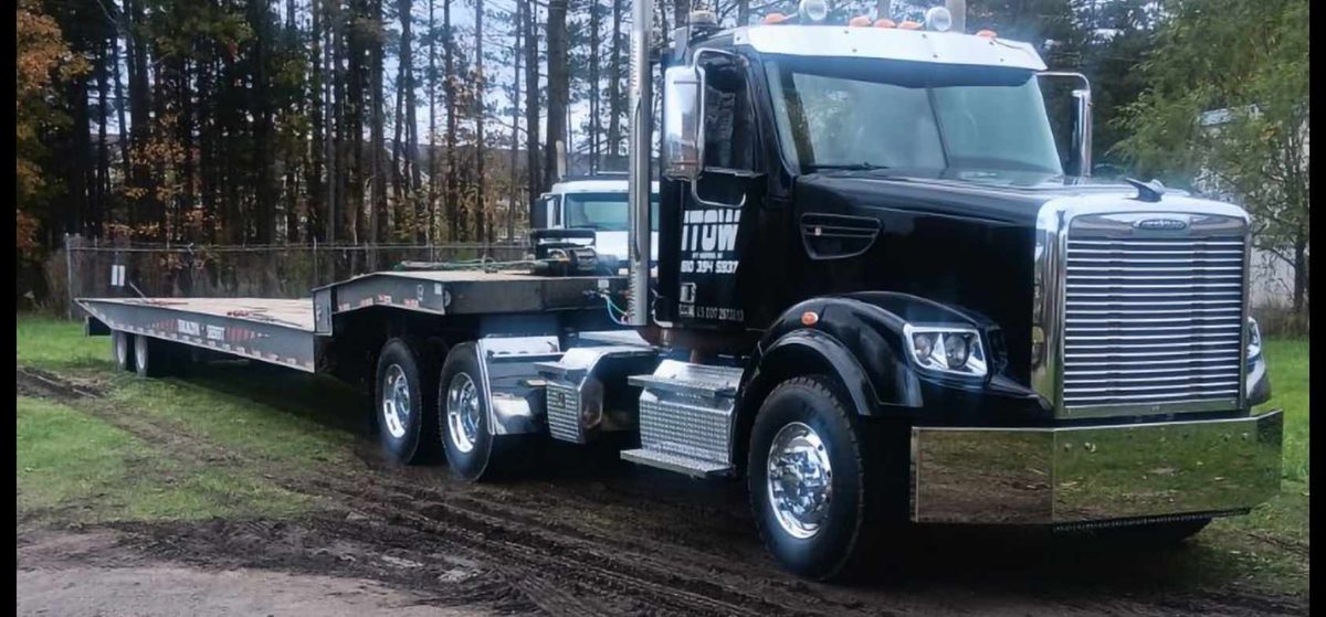 Freightliner with Kalyn Siebert Landoll trailer